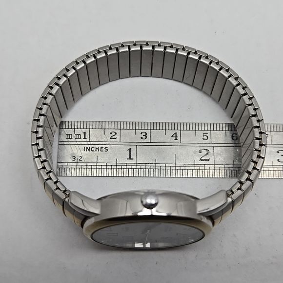 Mens Timex R6 Date Indiglo Two Tone Quartz Analog Watch New Battery - Picture 11 of 13